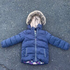 FatFace Young Crew puffer winter coat fur hood lining IS removable.